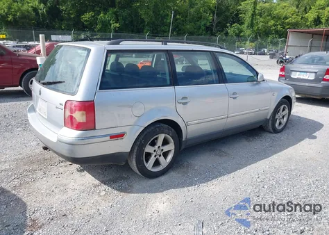 2004 Volkswagen Passat Glx 4Motion из США, поврежденный, VIN WVWYH63B74E001540